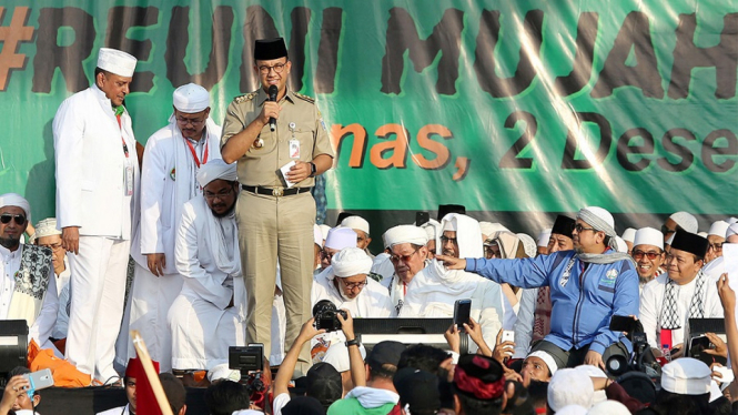 Anies Pakai Seragam ASN Saat Hadir di Reuni 212, Ini Kata Kemendagri (Foto vivanews.com)