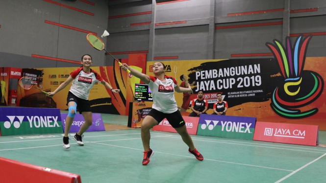 Ganda putri PB Djarum kudus, Berliona/Jovika saat mengalahkan Christy/Kyla (SGS PLN Bandung) dengan skor 21-15, 21-16