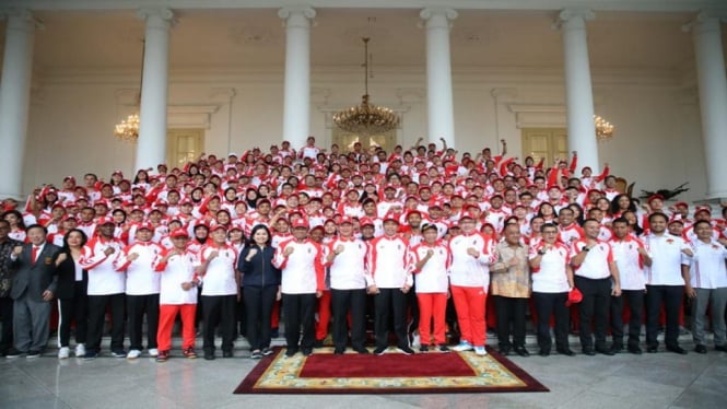 Kontingen Indonesia di Istana Negara