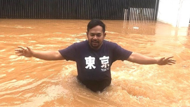 Kebanjiran Saat Tahun Baru, Bedu Senang Dapat Wisata Air Gratis (Foto Instagram)