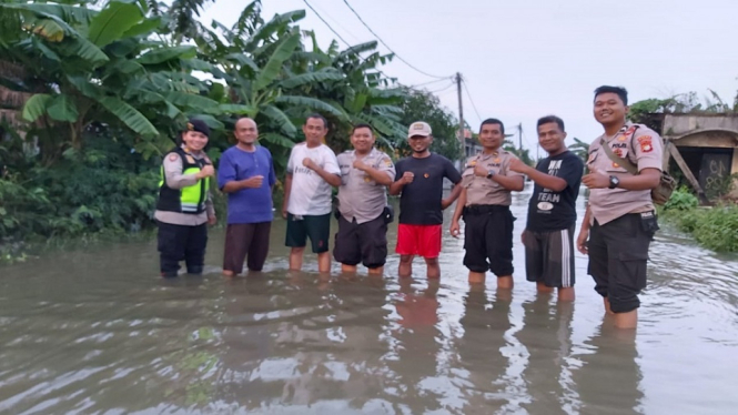 Peduli Bajir, Jajaran Polres Pelabuhan Tanjung Priok Perhatikan Tempat Pengungsian (Foto Humas Polres Pelabuhan Tanjung Priok)