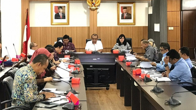 Kemenpora yang dipimpin Sesmenpora Gatot S. Dewa Broto mengadakan rapat koordinasi dengan Sekjen PSSI, Ratu Tisha Destria, di Kantor Kemenpora