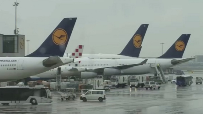 deretan pesawat lufthansa foto reuters