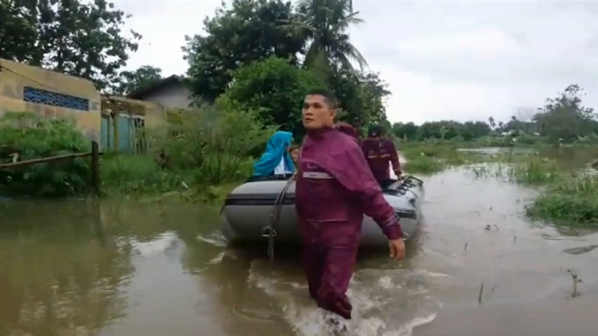 8 KECAMATAN DI KOTA PADANG BANJIR