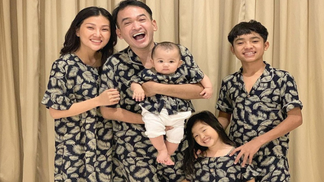 Betrand Peto Dapat Nama Baru Saat Perayaan Imlek Bersama Keluarga Ruben Onsu (Foto Instagram @ruben_onsu)