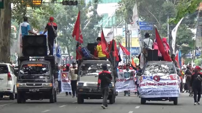 Ribuan Buruh di Medan Sumatera Utara Tuntut Omnibus Law DIbatalkan
