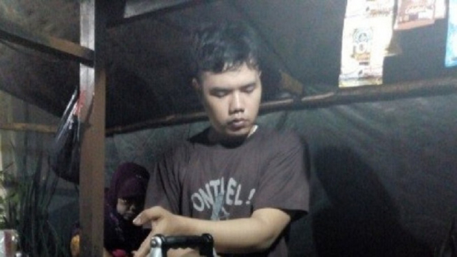 Heboh! Ahmad Dhani Kepergok Dagang Angkringan di Semarang!