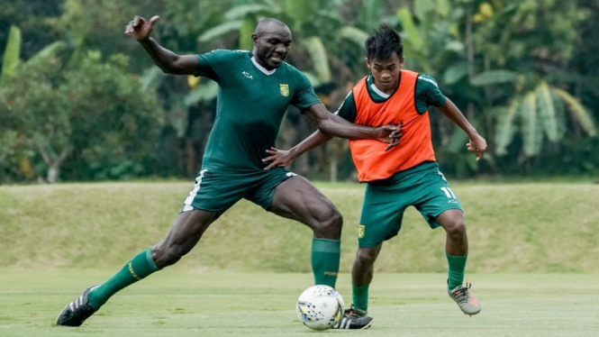 Persebaya Muhammad Supriyanto vs Raksasa