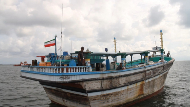 Mesin Mati, Kapal Nelayan Berbendera Iran Terdampar di Perairan Meulaboh