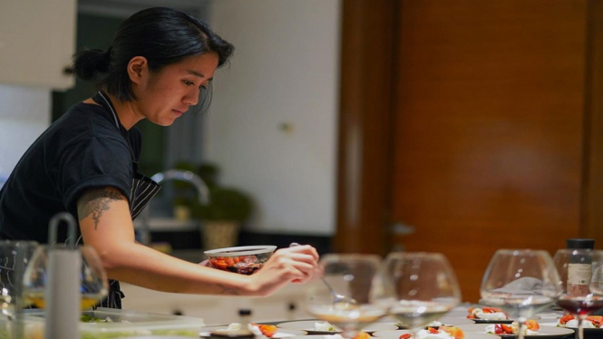 Jadi Trending, Inilah Sosok Chef Cantik Renatta Moeloek yang Mendunia (Foto Instagram @renattamoeloek)