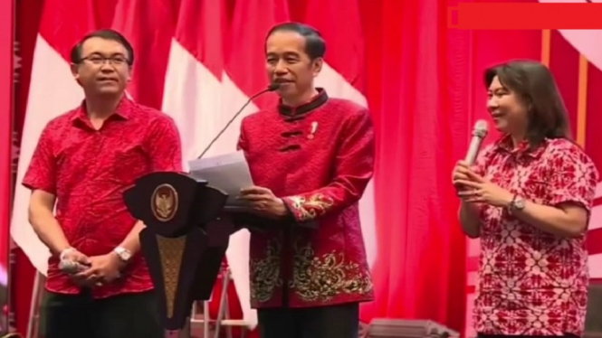 Dan Susi Susanti Pun Dapat Hadiah Sepeda dari Presiden Jokowi (Foto Tangkap Layar Video)
