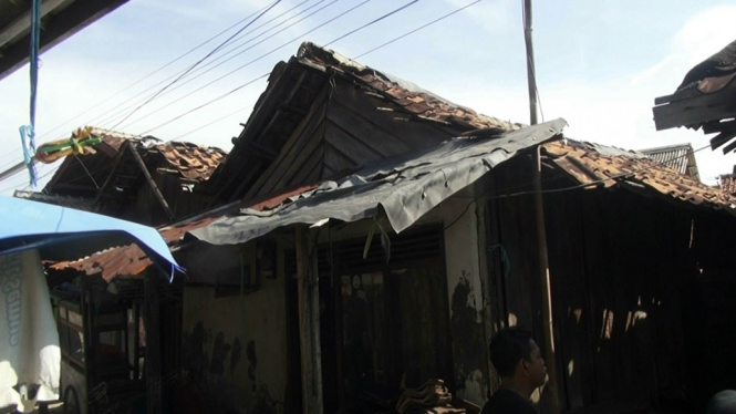 RUMAH WARGA MISKIN AMBROL