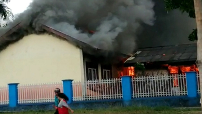 Gedung SDN 1 Kotamobagu Sulawesi Utara Terbakar