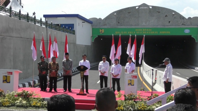 JOKOWI RESMIKAN UNDER PASS