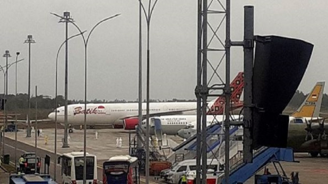 Pesawat Batik Air yang Angkut WNI dari Wuhan Akhirnya Mendarat di Bandara Hang Nadim Batam (Foto Istimewa)