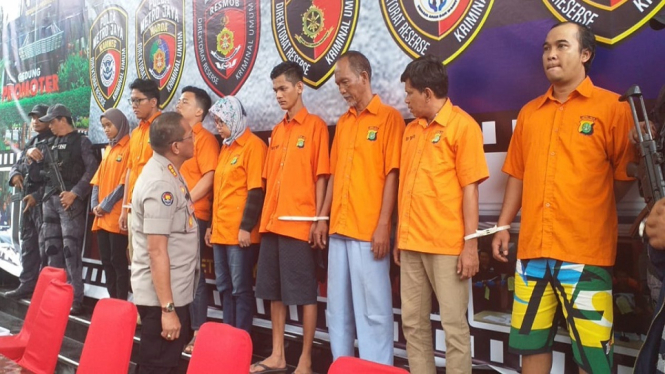 Jajaran Polda Metro Jaya Tangkap 8 Pelaku Pembobol Rekening Ilham Bintang
