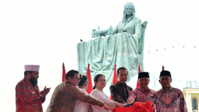 Presiden Jokowi Resmikan Monumen Pahlawan Nasional Fatmawati Sukarno