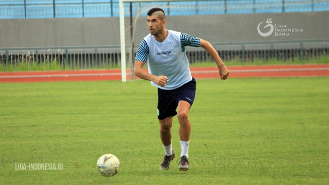 Persela-Rekrut-Bek-Asal-Macedonia