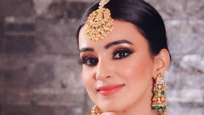 5 Deretan Pose Aktris Bollywood Ankitta Sharma yang Bikin Mata Sulit Terpejam (Ankitta Sharma/ Foto: Instagram @iamankittasharma)