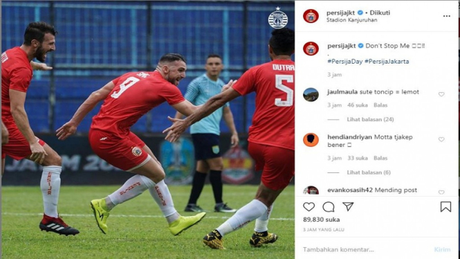 Marko Simic dan Marco Motta rayakan gol kemenangan Persija atas Persela 4-1