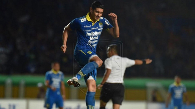 Esteban Vizcarra mencetak brace saat Persib Bandung mengalahkan Barito Putera dalam laga uji coba