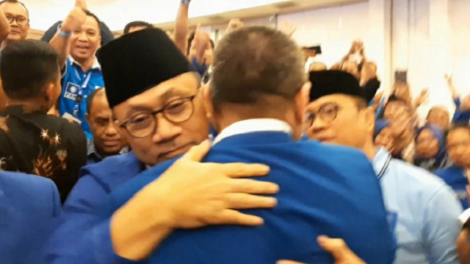 Zulkifli Hasan Terpilih Sebagai Ketua Umum PAN, Pendukung Kedua Kubu Mencair (Foto vivanews.com)