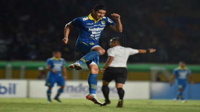 Esteban Viscara sukses cetak 2 gol ke gawang Barito Putra