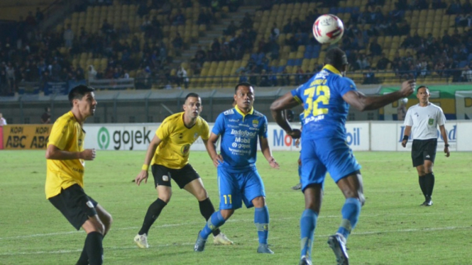 Usai kalahkan Barito Putera di laga uji coba pelatih Persib Bandung, Robert Rene Alberts umumkan 26 skuad final hadapi Liga 1 2020