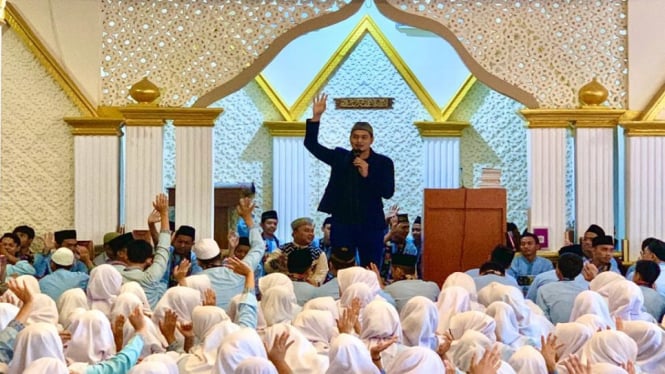 Aktor Choldi Asadil Alam dan Ustadz Udjae Isi Hari Valentine Cara Anak SMA (Foto Istimewa)