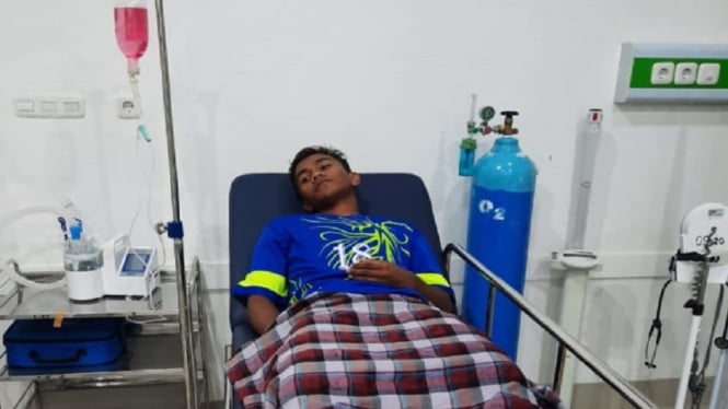 Tragis, Seorang Pemain Sepak Bola Tewas Tersambar Petir saat Bertanding, Musta (16), salah satu korban tersambar petir yang selamat saat di rawat di RSUD Konsel