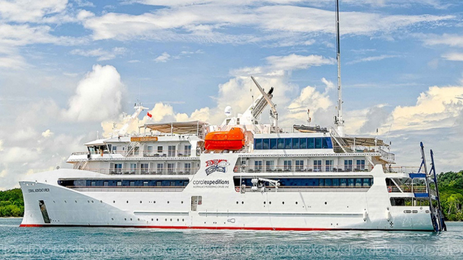 Antisipasi Virus Corona, KSOP Kupang Periksa Penumpang Kapal Pesiar MV Coral Adventure