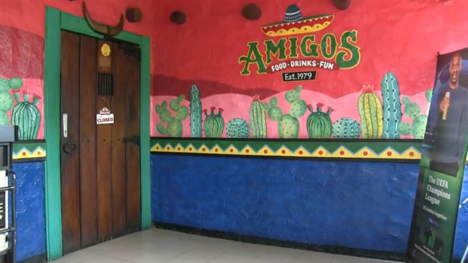 Restoran Amigos Ditutup Sementara, Petugas Dinkes DKI Jakarta Semprot Disinfektan