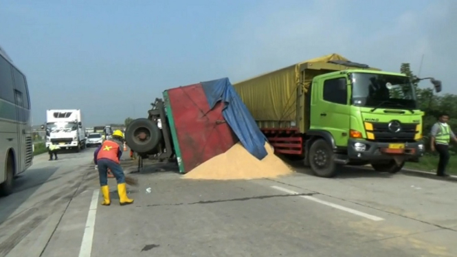 Kecelakaan Beruntun di Tol Cipali, 2 Orang Tewas dan 5 Orang Luka-luka