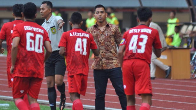 PSSI seleksi pelatih timnas wanita, salah-satunya eks pelatih Persija Jakarta, Jan Saragih