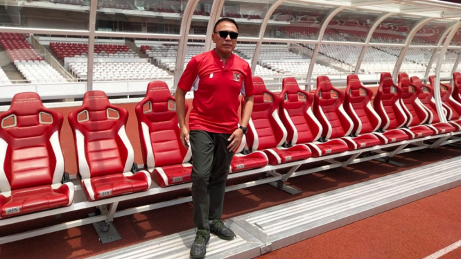 Ketua Umum PSSI Mochamad Iriawan saat melakukan inspeksi Stadion Utama Gelora Bung Karno (SUGBK)