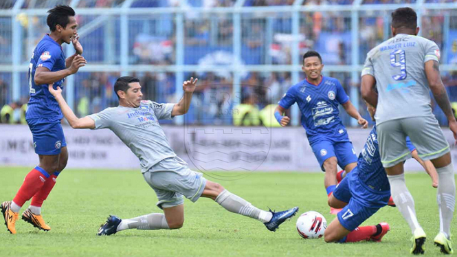 Arema vs Persib 1-2 Esteban vizcarra Kemenangan Kerja Keras Tim