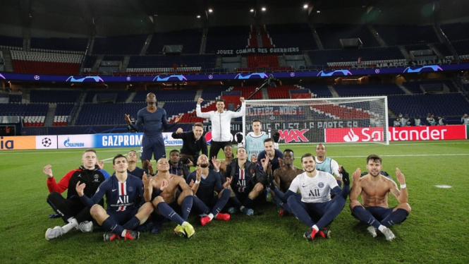 PSG 2-0 Dortmund, Para pemain Les Parisens merayakan kegembiraan usai mematahkan kutukan 16 besar Liga Champions dengan agregat 3-2