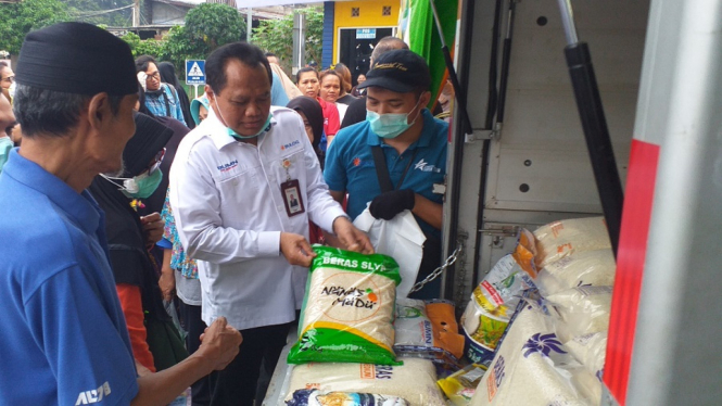 Tekan Harga Tinggi Gula dan Beras, Bulog Gelar Operasi Pasar di Jakarta