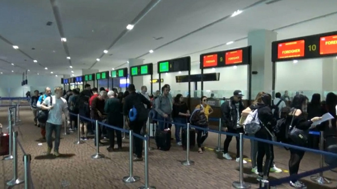 Tangkal Penyebaran Corona, Bandara Soekarno Hatta Tolak Masuk 43 WNA China