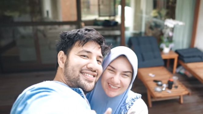 So Sweet! Ammar Zoni Buatkan Sarapan Spesial, Irish Bella Terharu (youtube/AishTv)