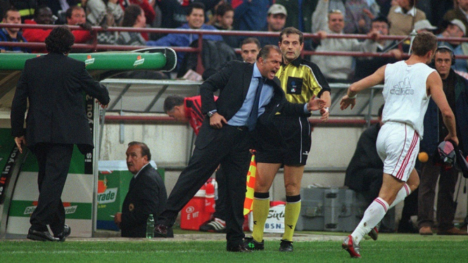Fatih Terim saat membesut AC Milan pada 2001 silam
