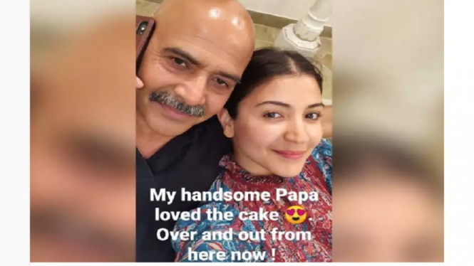India Lockdown, Anushka Sharma Sibuk Membuat Kue Ultah untuk Ayahnya (Foto Instagram)