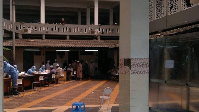 Pasca 3 Jemaah Terduga Covid-19, 300 Jemaah Masjid Jami Kebon Jeruk Diisolasi