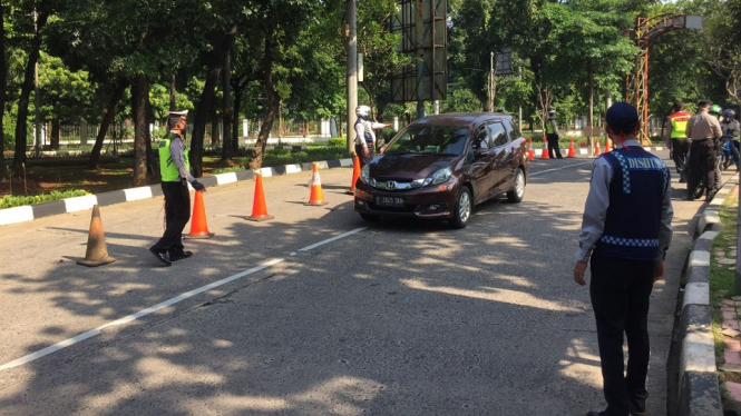 Hari Ketiga PSBB di Depok, Aparat Terus Cek Para Pengendara