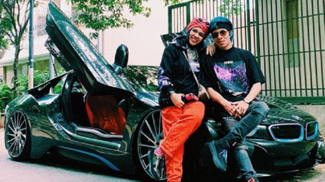 Atta Halilintar Semakin Dekat dengan Aurel Hermansyah, Lenggogeni Faruk Minta Anaknya Segera Menikah (Foto: Instagram/@genifaruk)