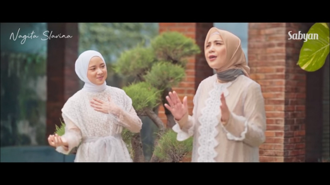 Sambut Bulan Ramadan, Nagita Slavina Kolaborasi Lagu Religi dengan Sabyan (Foto: youtube/Rans Entertainment)
