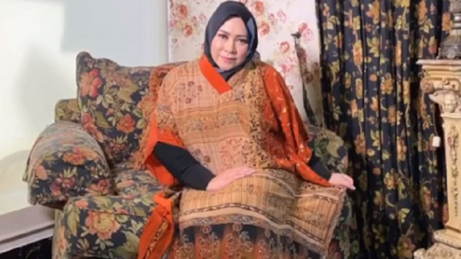 Bulan Ramadan, Melly Goeslaw Minta Hijabers Kurangi Pencitraan di Media Sosial (Instagram/@melly_goeslaw)