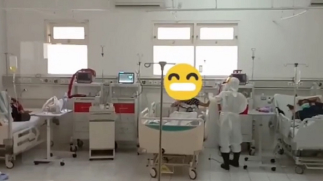 Video Viral Perawat RSUD Blambangan Berjoget Bersama Pasien Covid-19 (Foto Tangkap Layar Video Instagram)