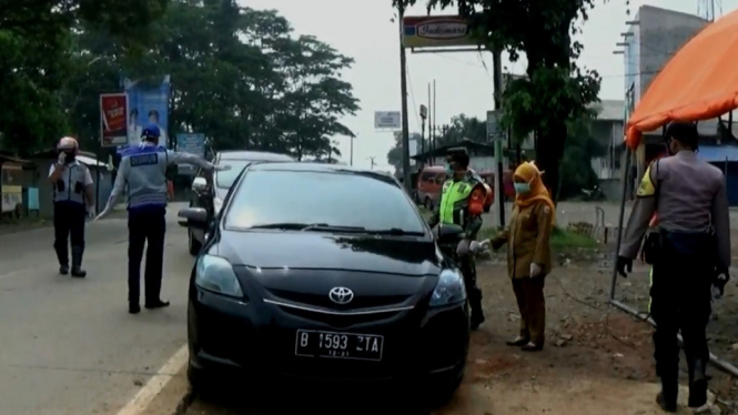 PEMERIKASAN DI CHECK POINT MASUK WILAYAH LEBAK BANTEN