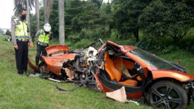 Mobil Mahal Supercar Mclaren Kecelakaan di Tol Jagorawi, Begini Penampakannya (Foto Istimewa)